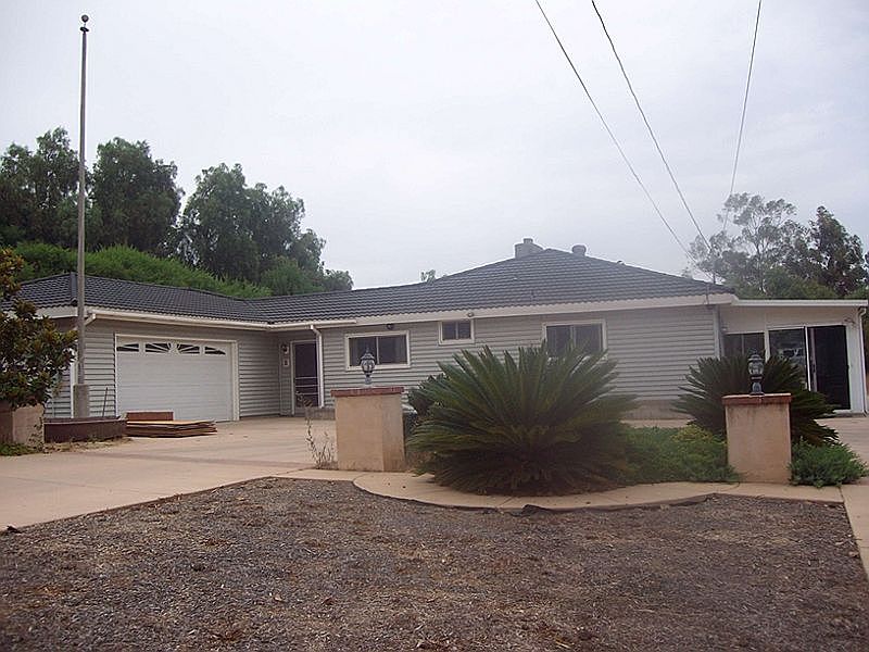 1st image of 13975 Humo Dr