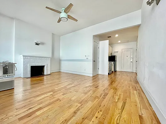 Rented by HOLTON REAL ESTATE INC. | media 5