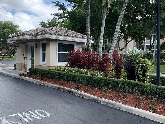 3rd image of 9551 Weldon Cir APT E315