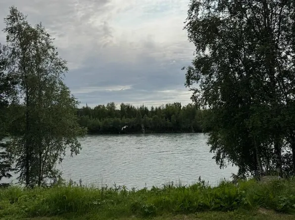 355 Porcupine Ct, Soldotna, AK 99669