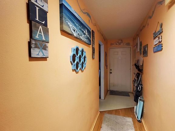 2nd image of 859 Dow Ln