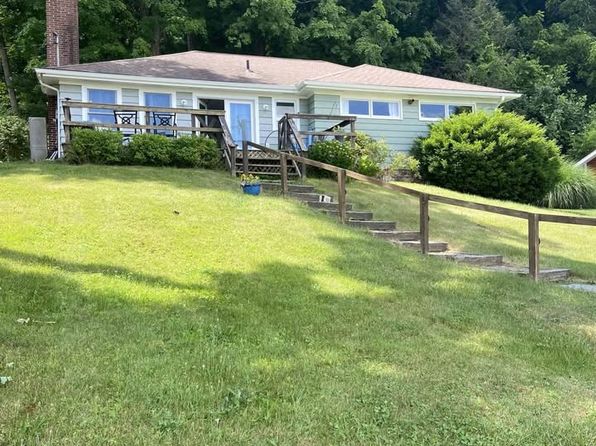 4 Candlewood Knolls Rd