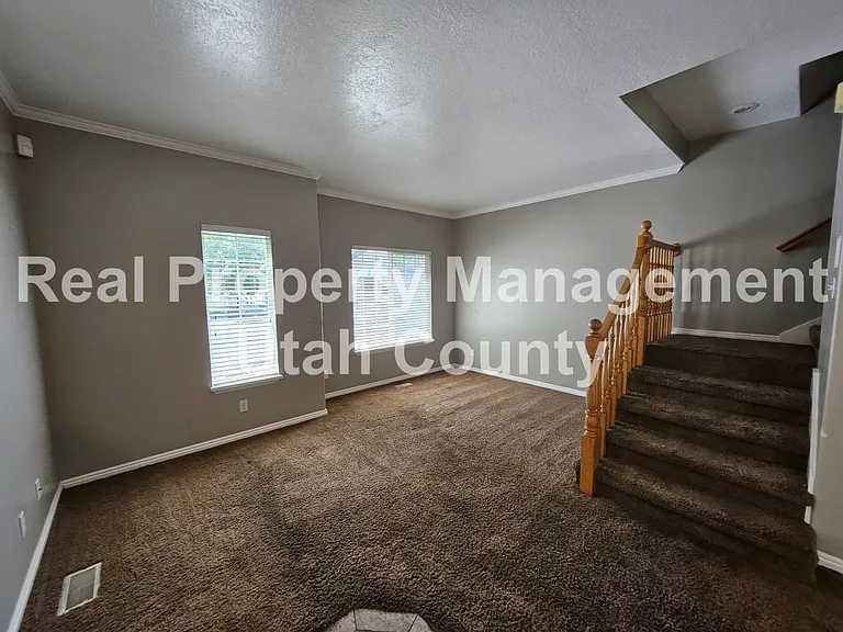 42 W 680 N — Photo 9