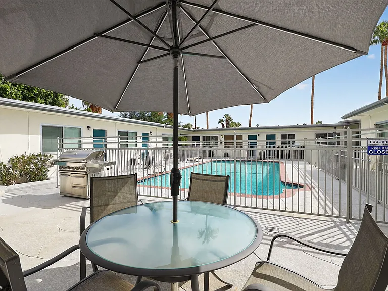 588 E. Mel Avenue - Hermosa Palms — Photo 8