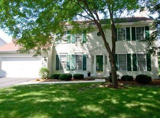 1735 Forest Ridge Rd, St Charles, IL 60174