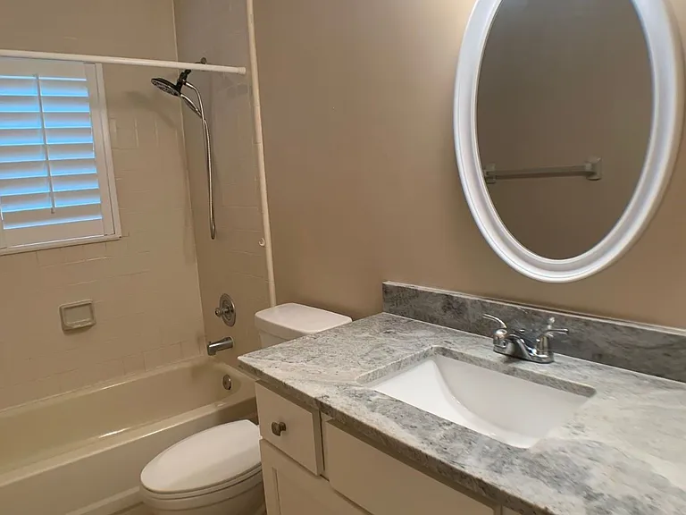 1005 Fox Trace Ct #1 — Photo 8