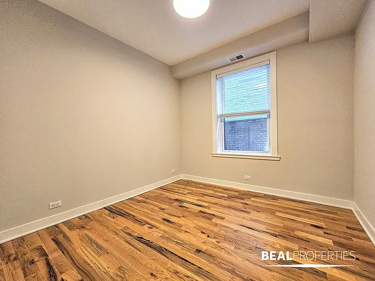 656 W Wrightwood — Photo 13