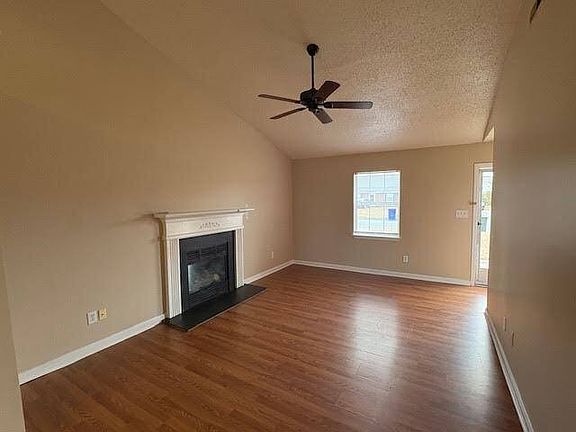 3rd image of 3208B Parkway Ct