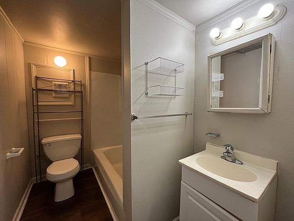 3rd image of 1003 W 7th Ave