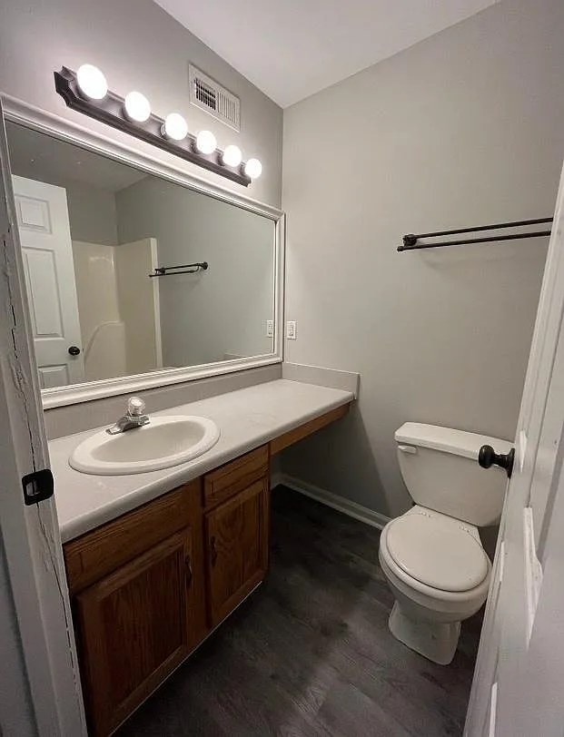2 bed, 1000 sqft, $950 — Photo 1