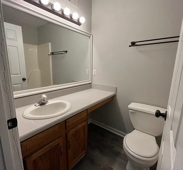 700 Simpson Rd — Photo 1
