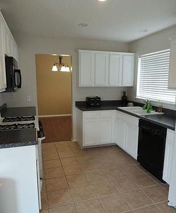 4th image of 17122 Copperhead Dr