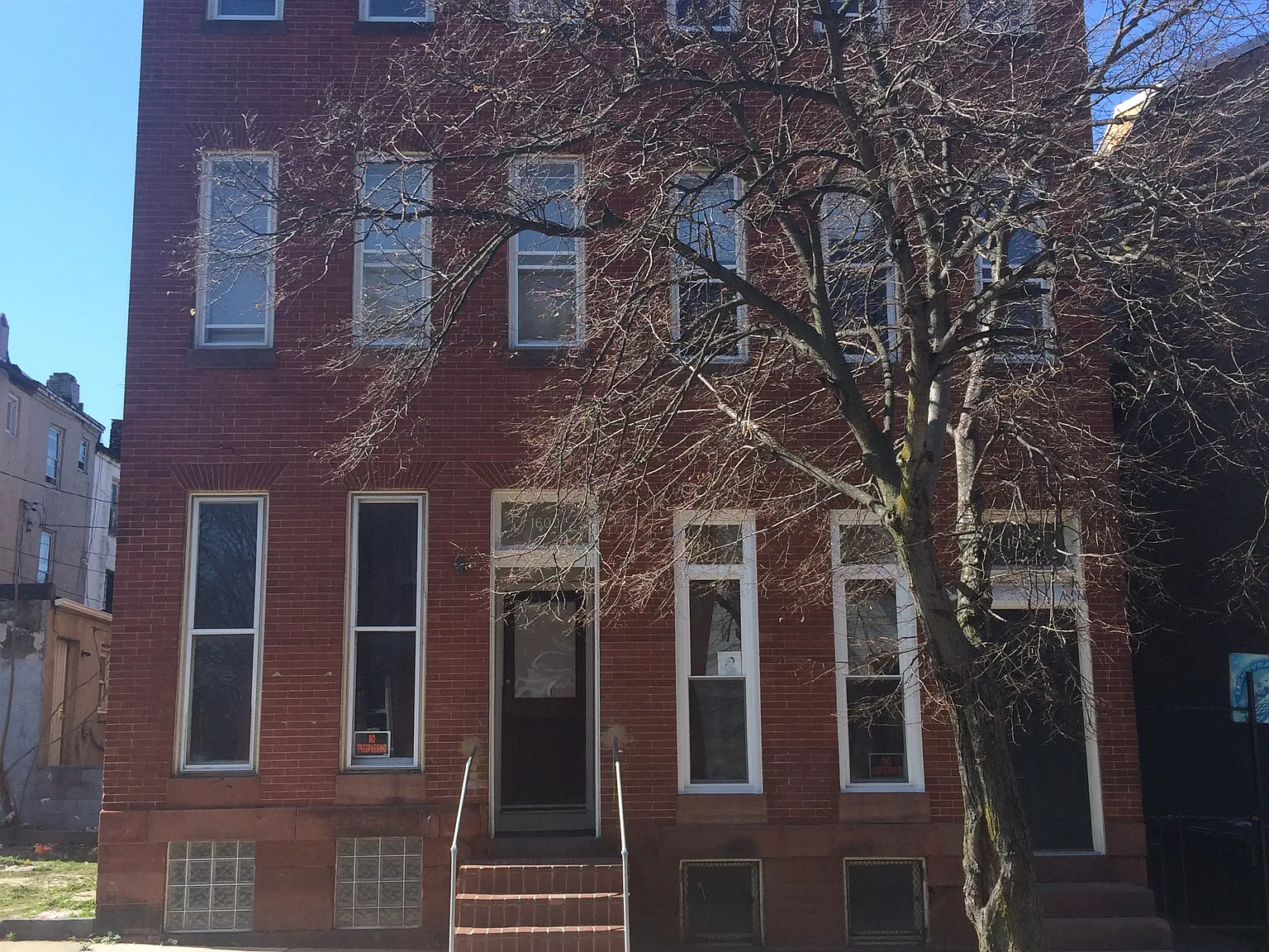 3 bed, 1200 sqft, $1,235 — Photo 1