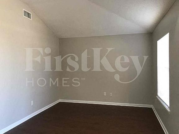 4th image of 3267 Chad Bourne Dr