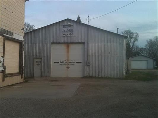 1st image of 221 7th St
