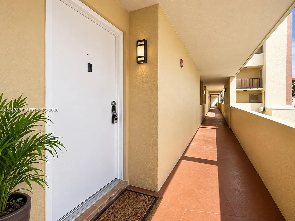 8850 Fontainebleau Blvd #203