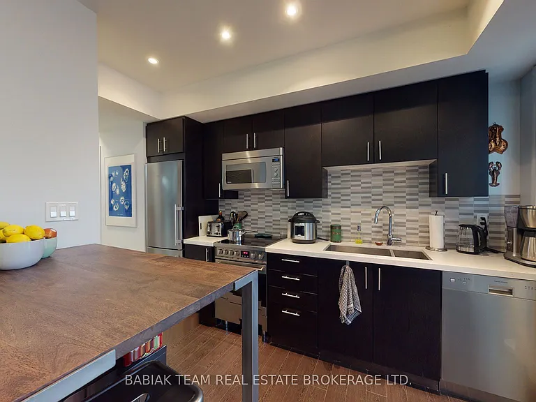 332 High Park Ave #203 — Photo 3