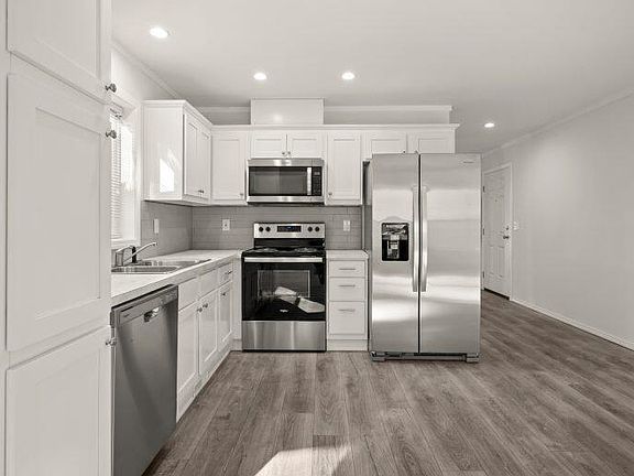 3rd image of 6850 Downing Rd Space 11