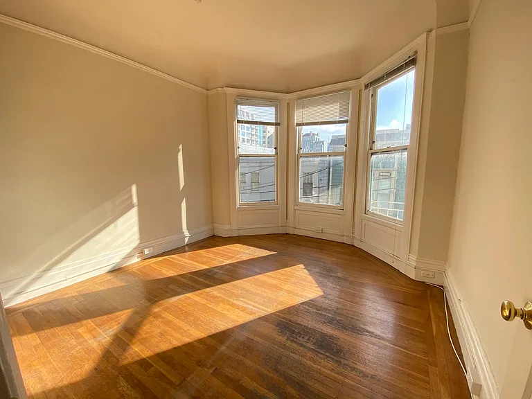 1739 Pine Street — Photo 8