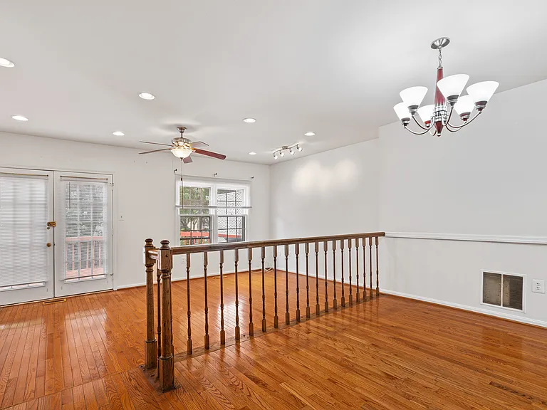 2820 Mozart Dr — Photo 3