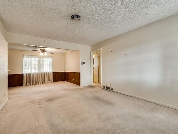4th image of 105 W Chico Dr