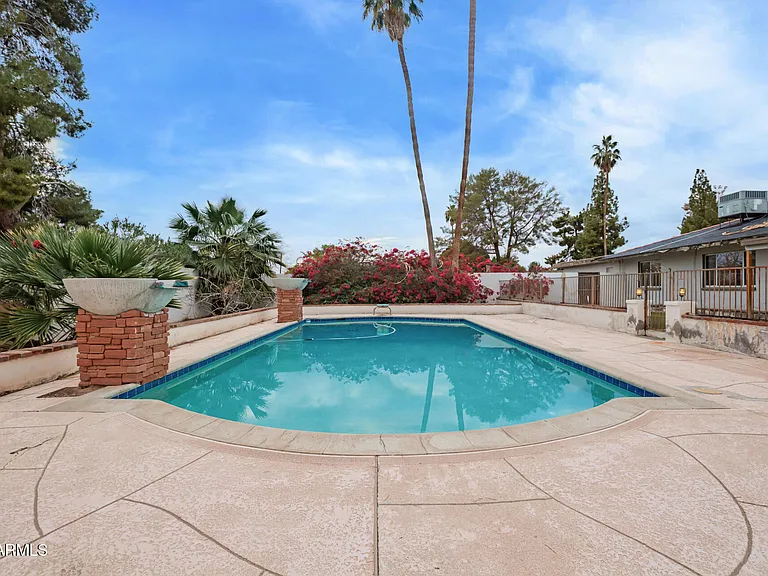 5401 E Exeter Blvd — Photo 43