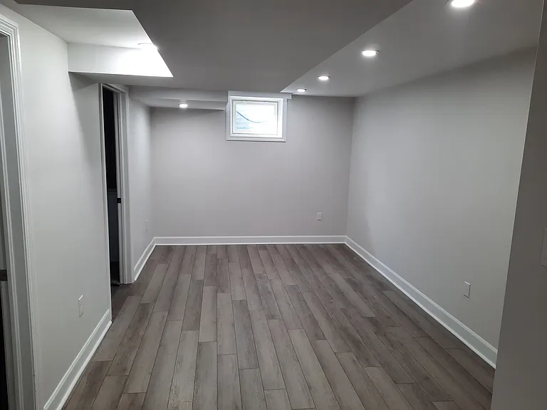 59 Courtney Cres — Photo 11