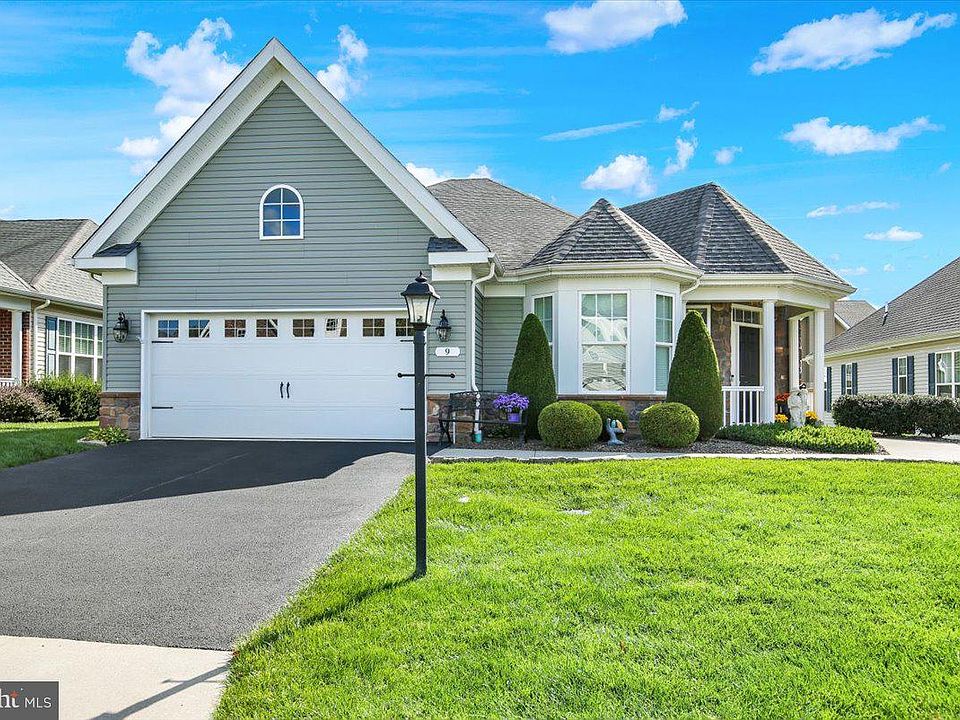 1st image of 9 Fox Chase Ln