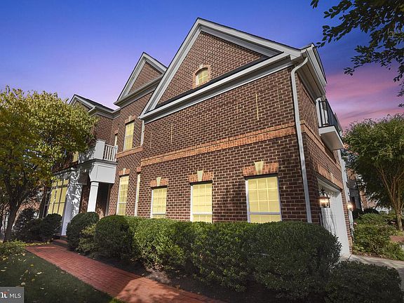 2nd image of 4016 Topsham Sq
