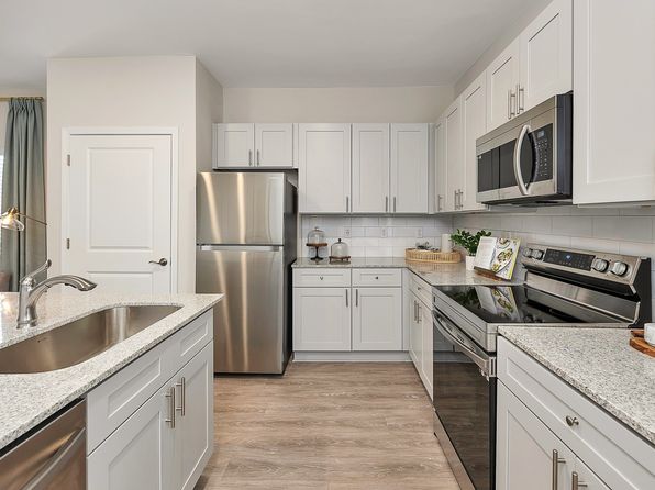 237 Fox Run Dr #2082