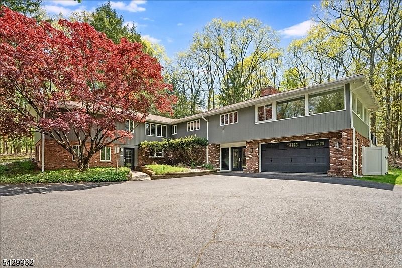 1st image of 18 Green Rd