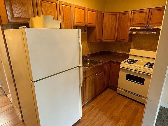 4th image of 6618 N Gratz St