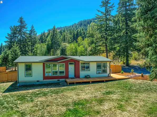 303 Brooks Rd, Carson, WA 98610