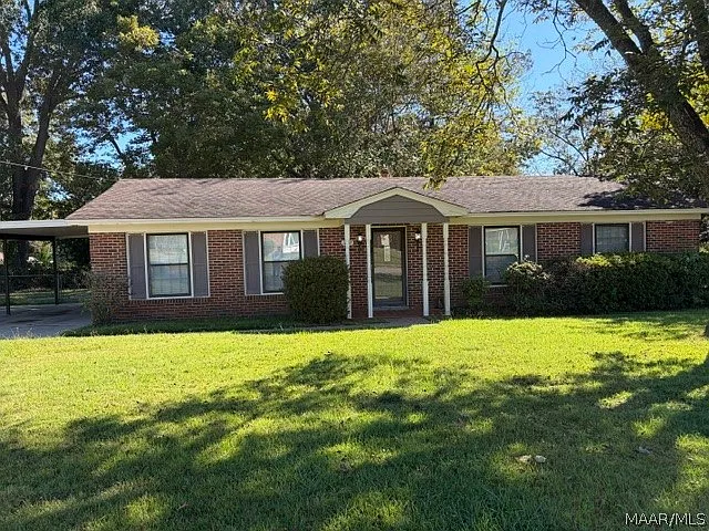 3 bed, 2.0 bath, 1458 sqft, $1,595 — Photo 1