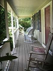 3rd image of 18 Winterberry Ln