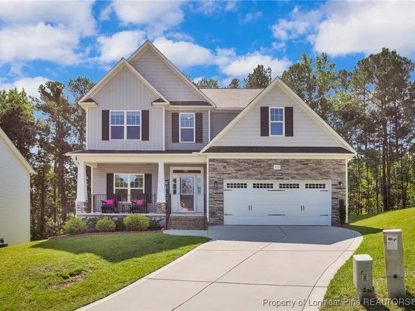 208 Walker Downs Cir, Fayetteville, NC 28305