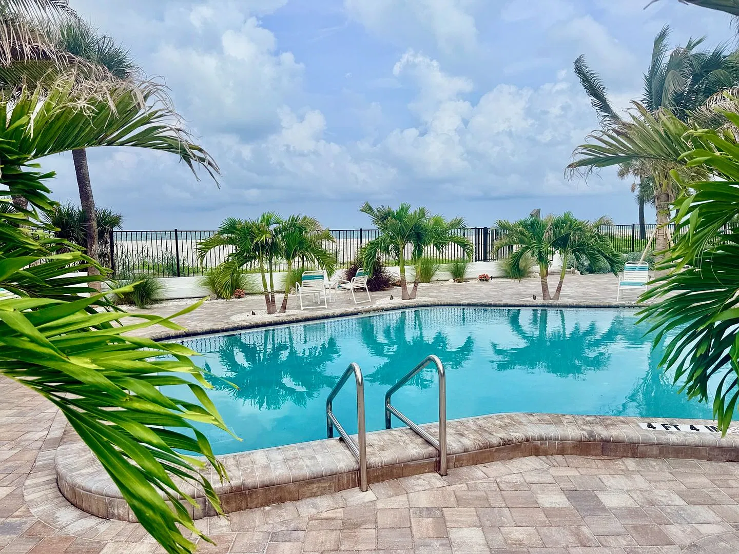 Freshly Renovated & On the Beach! Sea Villas +55 Community — Photo 1