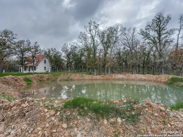 286 INDIAN SPRINGS DR, Kingsbury, TX 78638