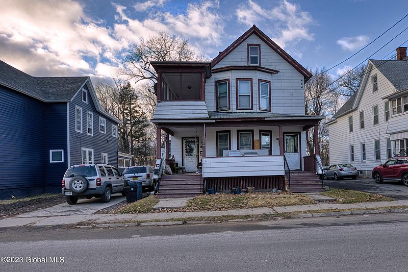 5th image of 348 Locust Avenue