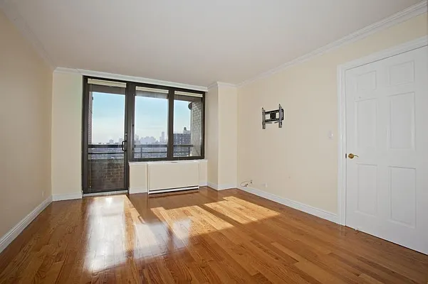 Rented by Olshan Realty | media 7