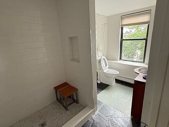 5th image of 806 Tremont St #7