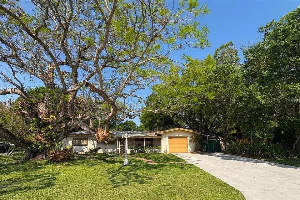 1st image of 1799 Lake Cir