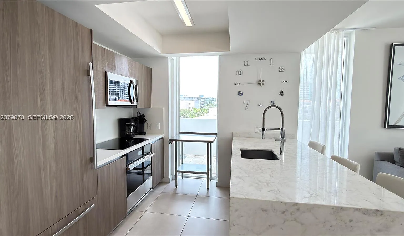 Tiffany House Condo — Photo 3