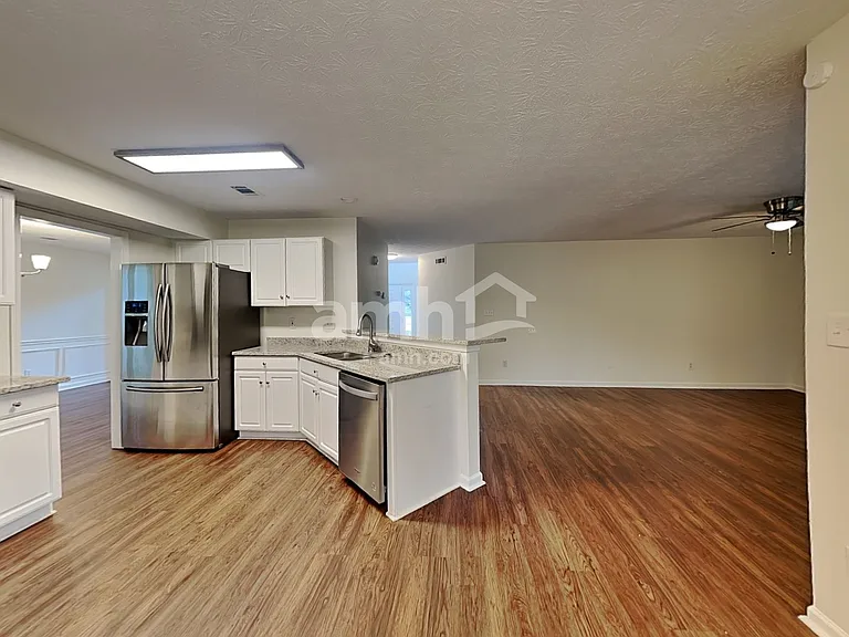 555 Fosters Mill Ln — Photo 4