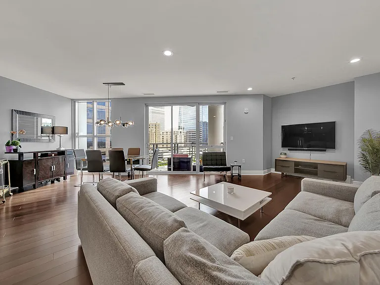 333 W Trade St #908 — Photo 9