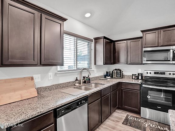 3rd image of 507 White Camellia Ln