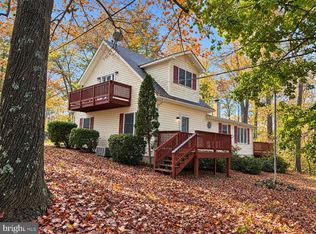 822 Summit Point Dr, Front Royal, VA 22630