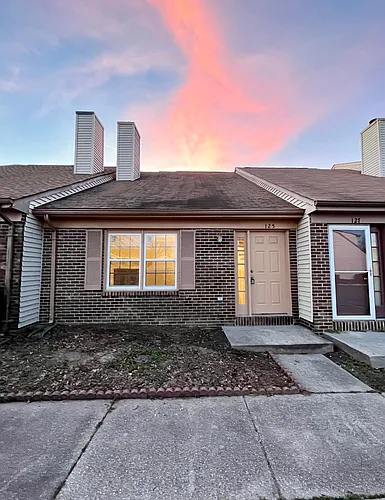 125 Parkway Dr Photo 1