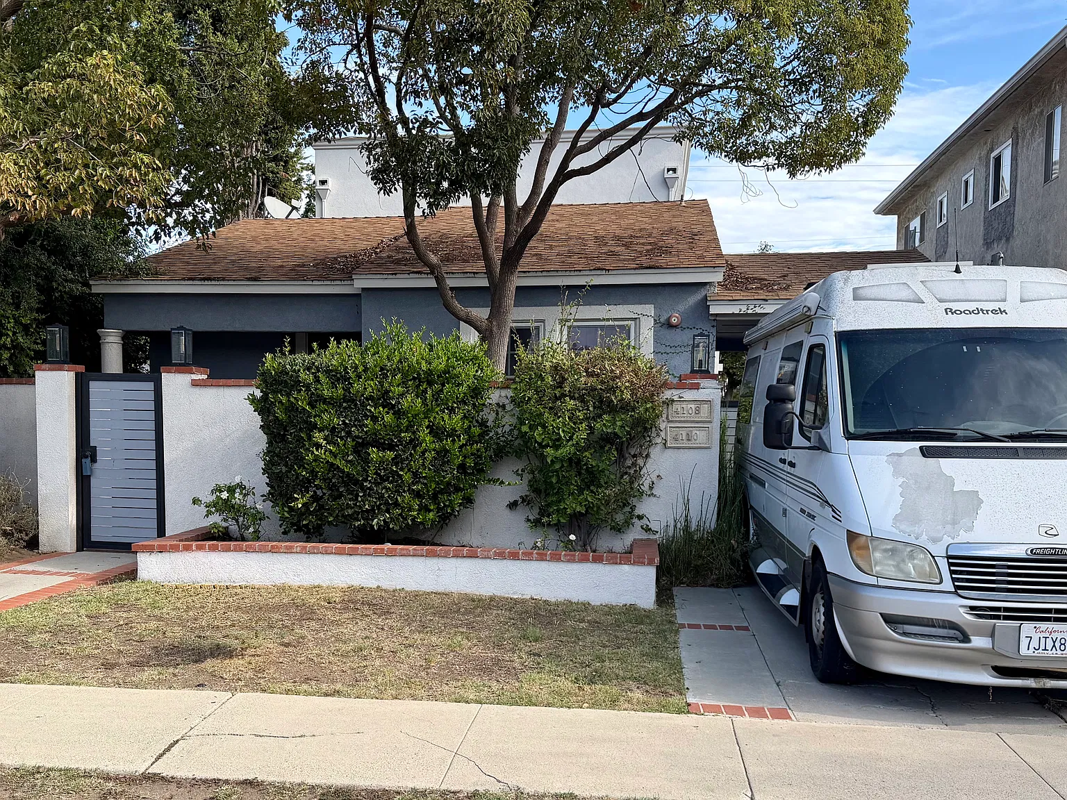 2 bed, 945 sqft, $4,425 — Photo 1