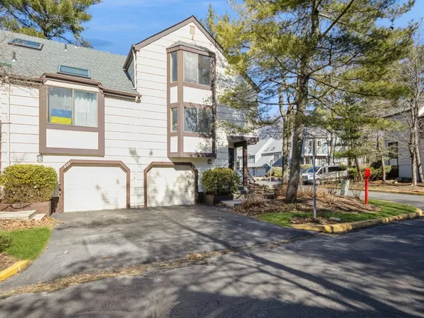 255 Treetop Circle, Nanuet, NY 10954